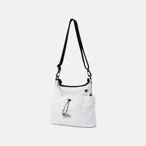 데상트 DESCENTE X 김정윤 작가 미디움 경량 크로스백 화이트 SQ223HBG51 51_WHT0 50