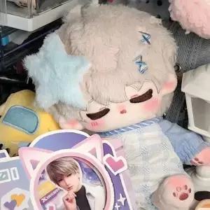 게임 러브 앤 딥 스페이스 사비에 코튼 인형 프레 돌 바디 원 업 의류 플러시 피규어 팬 선물 20cm