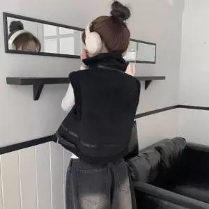 스트랩 디테일 무스탕 조끼 빈티지 따뜻하고 스타일리쉬한 버클 베스트
