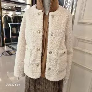 [BCBG]겨울25 포우 리BCBG버시블 무스탕 B5D9F972