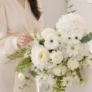 순백의 웨딩 조화 꽃 커튼 집게형 대형 가랜드 60x65cm 인테리어 벽걸이 실내 장식 소품 고정 홀더 꾸미기