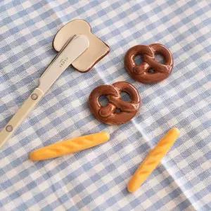 [RIZPICK]빵 모양 도자기 젓가락받침 수저받침대 홈카페 테이블 감성소품