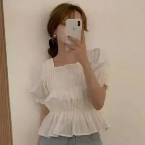 스퀘어넥 크롭 블라우스 주름 셔링 퍼프 소매 트렌디 여름 상의