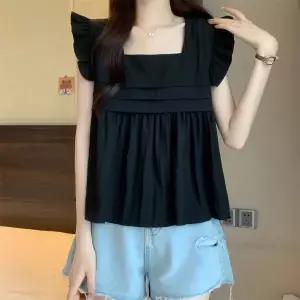 여성 스퀘어넥 솔리드 어깨프릴 프렌치 셔링 플리츠 트랜드 스타일리시 루즈핏 슬리브리스 블라우스