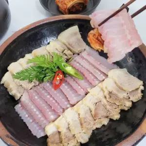 저온숙성 흑산도 홍어 500g (중간 맛) (애 동봉)