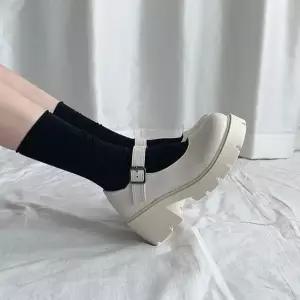 통굽힐 통굽 펌프스 메리제인 데일리신발 봄신발 스트릿패션 통굽구두 통굽힐
