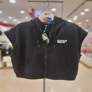 소이 주 여름 블랙 크롭 후드셋업조끼 25M0785 1304665