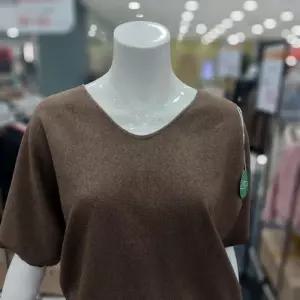 [아니베에프]브이넥 홀가먼트 니트 티셔츠 A58KPO550_GN