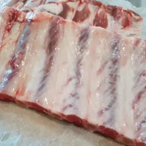 돼지 등갈비 국내산 1kg