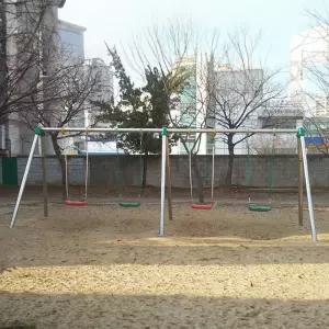야외 그네 스텐 4인용 VK-1145-1M 초등학교 어린이집 유치원 야외 놀이터 어린이 그네 놀이체육기구 설치