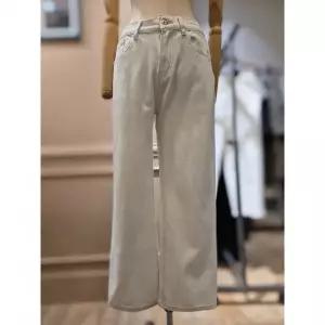 한정수량 비씨비지 BCBG 화이트스판데님팬츠B6B4P365