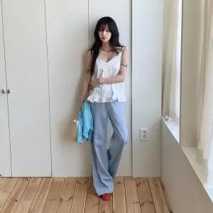 [하프클럽/]여성용 프릴 레이스 브이넥 민소매 여름 면 블라우스