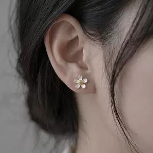 데이지 꽃 귀걸이 미니 플라워 이어링 진주 포인트 여성 데일리 러블리-WFOISBU