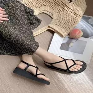 시크 블랙 캐주얼 크로스 스트랩 키높이 샌들 슬리퍼 스트랩샌들 크로스스트랩