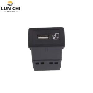 OEM A2138203200 A2058202003 1678201402 USB AUX 오디오 포트 어댑터 소켓 (도요타 2014-2019 메르세데스