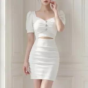 채핏 쉐어드 허리트임 원피스 섹시 미니 글램 홀복 셔링 주름 세련된 고급 페미닌