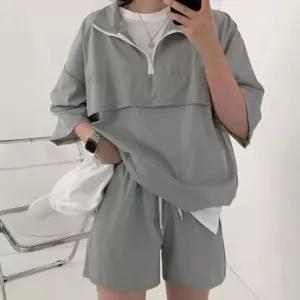 캐주얼 스포티 일상 반팔 반바지 반집업 셋업 셋트세상품 레이닝상하의 세트 의세 세옷 투피스