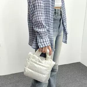 여성 소프트 퀄팅 패딩 스퀘어 미니 토트 데일리 가방캐주얼 2030 귀여운 토트백
