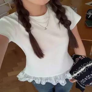 친절한탄씨 여성 4컬러 여름 심플 러블리 레이스프릴 반팔티셔츠 레이스티셔츠 밑단프릴