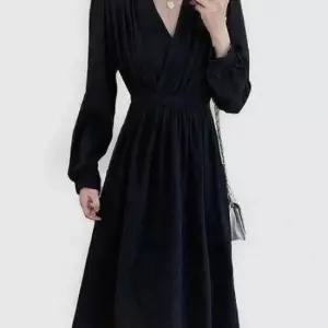 여성 브이넥 주름 A라인 긴팔 원피스 데일리룩