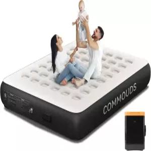 내장 배터리 구동 탈착식 펌프가 장착된 COMMOUD 퀸 에어 매트리스 13인치 고팽창 휴대용 블로우업 캠핑용