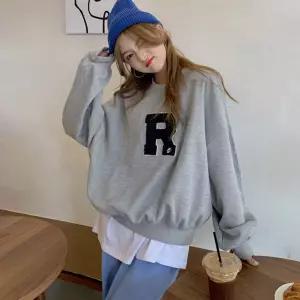 뽀글이 영문 자수 루즈핏 여자 귀여운 맨투맨긴팔티 캐주얼셔츠 가을코디