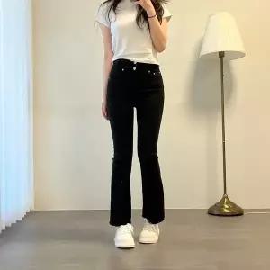 [하프클럽/]여자 나팔 세미 컷아웃 슬림 검정데님 청바지