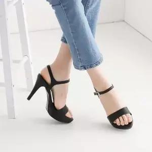 여름 토오픈 기본 둥근 스트랩 샌들힐 10cm 심플구두