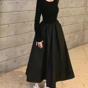 플레어 긴팔 A라인 여자 롱원피스 라운드넥 블랙 하객룩