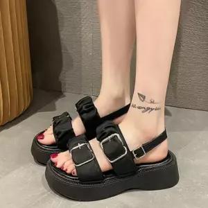 베리슈 4.5cm 발편한 키높이 통굽 셔링 버클 여름 쿠션 스트랩샌들 가보시 플랫폼 웨지힐