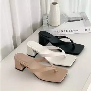 심플 쪼리 뮬 샌들힐 5.5cm 스트랩하이힐 스트랩샌들힐 발목스트랩구두 (W6C6778)