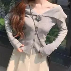 여성 오프숄더 플라워 가디건 그레이 1P 가을 티셔츠