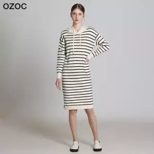 [오조크(OZOC)] 후드 배색 니트 원피스 (택가격: 138000원)