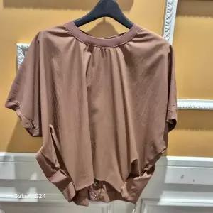 [BCBG]여름25 뒷배색 포인트 블라우스 B5B4G474