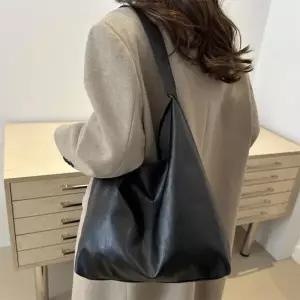 /오엠티 대형 숄더 가죽 여성가방 서류 노트북 여자 여행