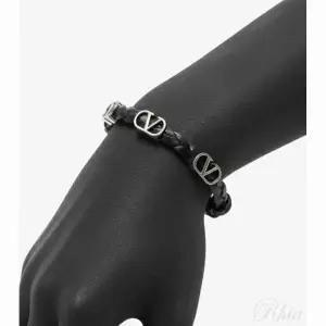 [발렌티노] 가라바니 V로고 가죽 남성팔찌 8Y2J0X63GMY 0NO 156912633