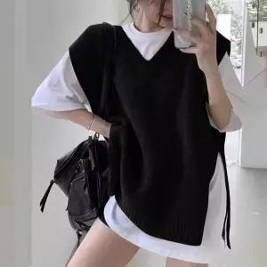 여성 브이넥 니트베스트 스트링 레이어드 데일리룩캠퍼스추천 스트릿 체형커버코디 간절기 캐주얼 학생패션