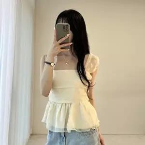 [옷자락]여자 새틴 셔링 플레어 쉬폰 스모크 크롭 나시 블라우스