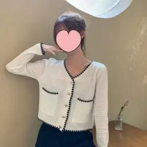 페미닌 무드 골드 버튼 배색 니트 가디건 여름 코디 세트 여성 여아 여성반팔 데일리룩