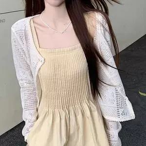 [하프클럽/]펀칭 크롭 가디건 라운드넥 실내외 물결라인 여리여리