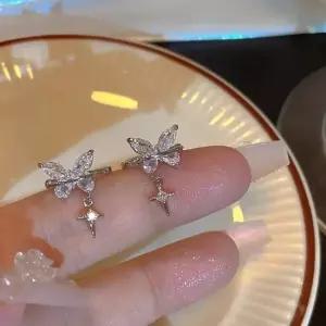 이어커프 귀찌 나비 귀걸이 포인트 연출 디자인 나비귀걸이 여성귀걸이 무피어싱귀걸이