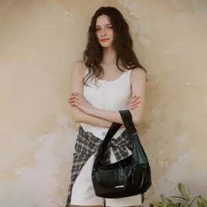 GLEAM HOBO BAG AR7AB421