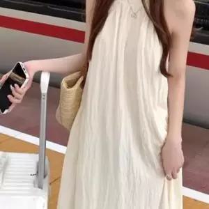 홀터넥 꼬임 디자인 가벼운 롱 원피스 여름 바캉스룩