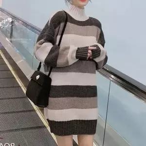셀럽하우스 배색 목폴라 여성 니트 롱 원피스 캐주얼 루즈핏 편한