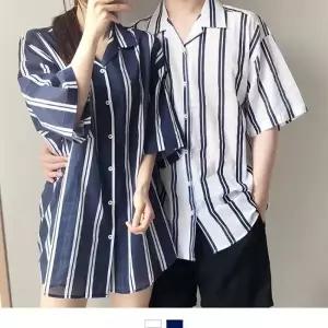 남녀공용 스트라이프 반팔셔츠 여름 루즈핏 오버핏 커플룩  바캉스 데일리 남자 여자 남방