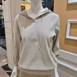 [하프클럽/BCBG]BCBG 비씨비지 여름26 베르베르 후드 니트 B6B4K411