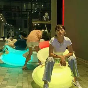 대형 LED 팽이 라운지 공원 조명 특이한 의자 로비