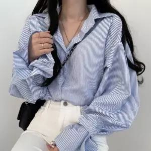 셀럽하우스 여성 간절기 봄 가을 루즈핏 스트라이프 소매 벌룬 포인트 데이트룩 셔츠