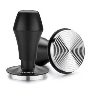 Normcore 58.5mm 에스프레소 커피 탬퍼 V4 - 스테인리스 리플 베이스가 장착된 스프링 로드 15파운드 / 25파운드 30파운드 교체 양극 산화 처리된 알루미늄 손잡이 및 스탠드
