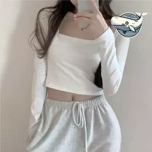트렌디 크롭 긴팔 티셔츠 슬림핏 아이템 여름 목폴라티 여성폴라티 여자목티 반목티
